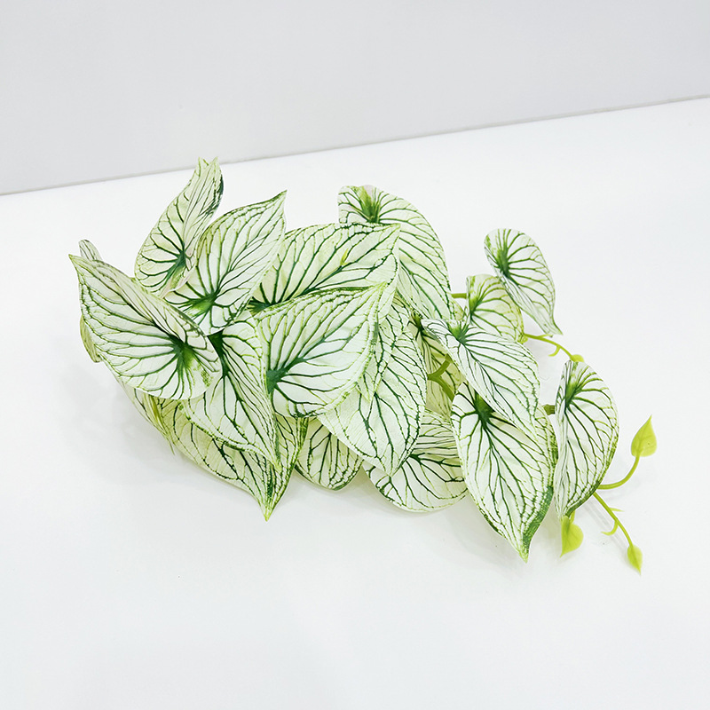 Planta verde artificial pequeña bonsai hoja de tortuga flor artificial hoja de rábano verde artificial mesa de comedor hoja de uva decoración de hotel Hoja de batata