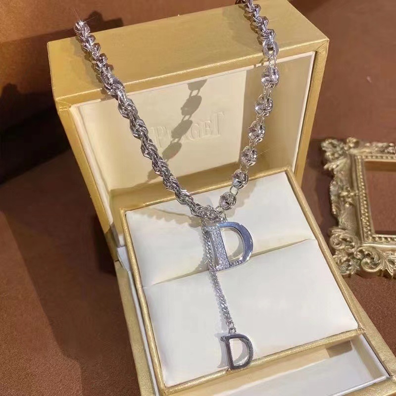 Halskæde med bogstavet d i titaniumstål til damer moderne stil_voghion.com