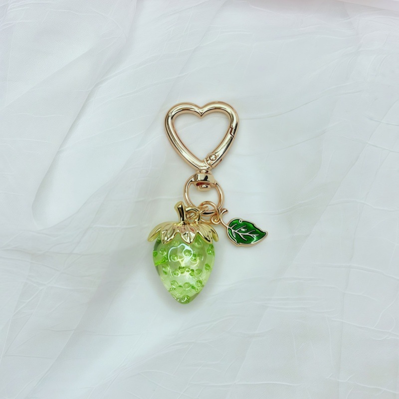 Fijación de bolsos de fresa llavero hermoso teñido colgante de fresa decoración colgante de bolsos de mujer accesorios pequeños colgantes frescos