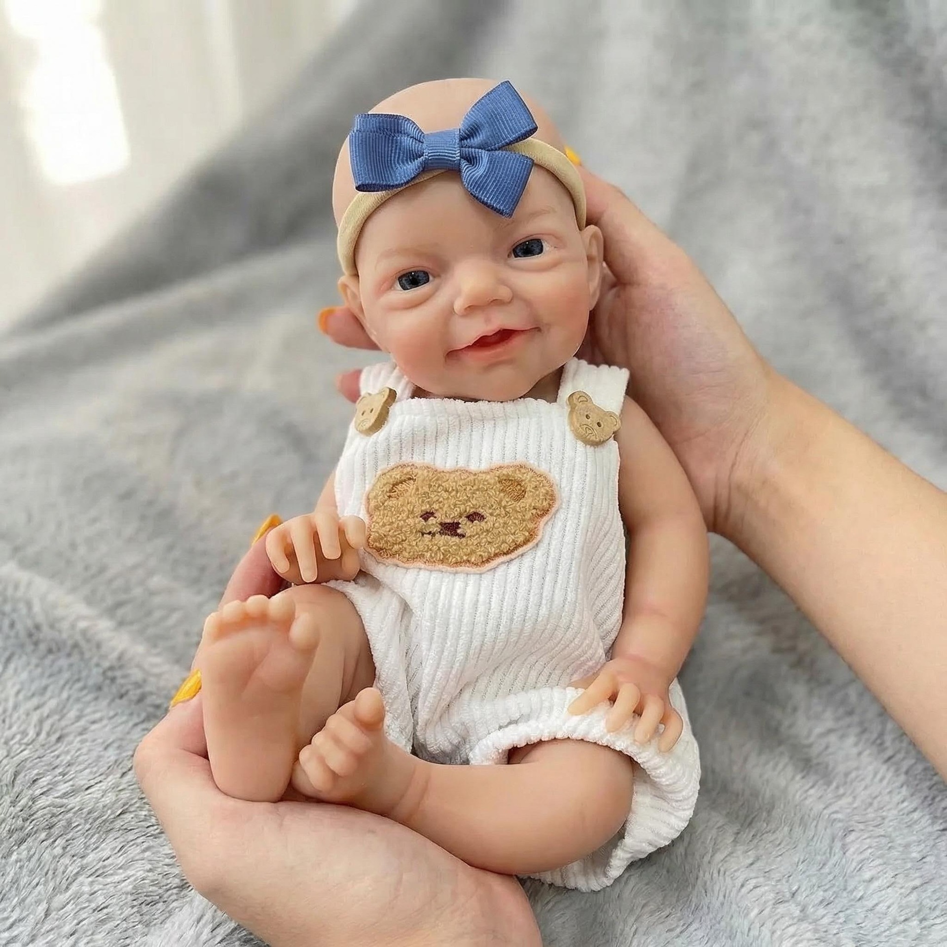 12 pulgadas cabeza de oso amarillo Charlie Q bala muñeca de simulación sólida para niños Navidad sólida silicona