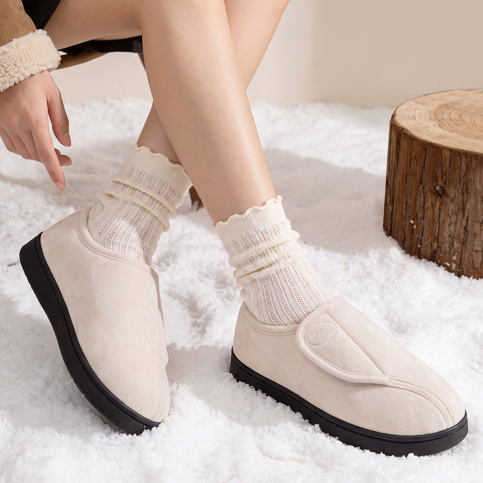 Zapatos de algodón para mujer en invierno, envío transfronterizo, botas de poliuretano para mujer, botas de algodón con velcro, botas cortas cálidas y resistentes al frío, botas de nieve con suela blanda