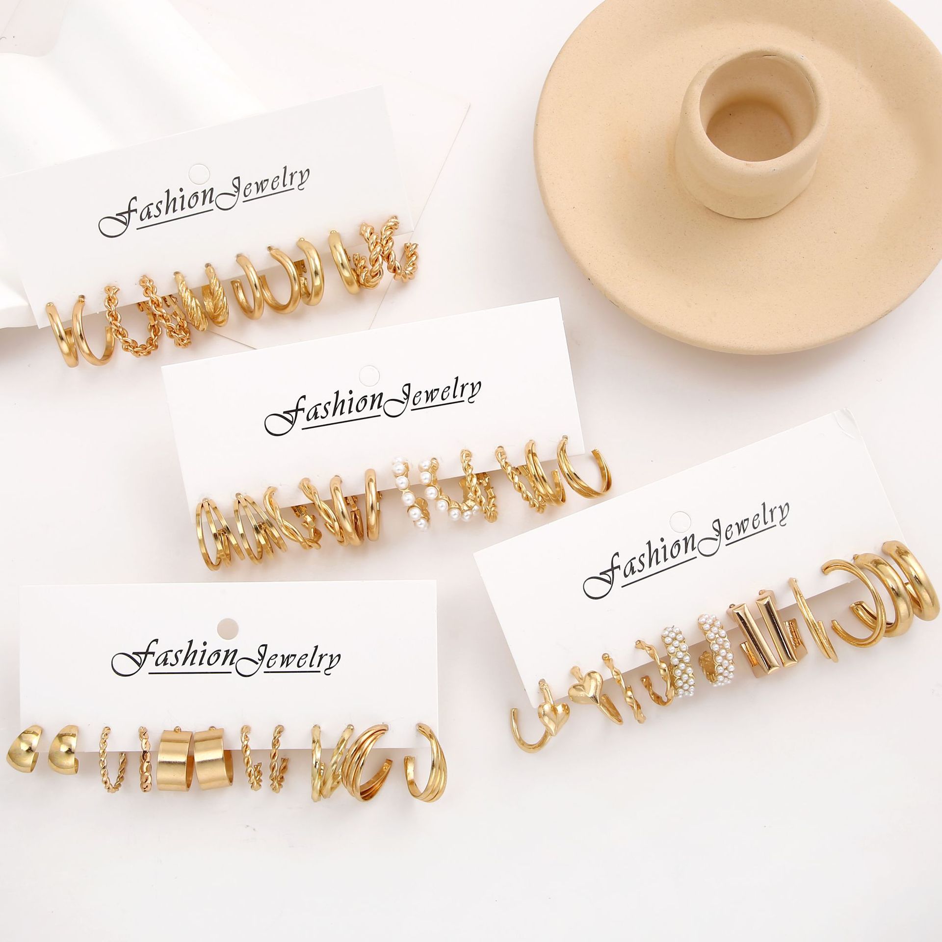 Wholesale Jewelry Ig Style Simple Style Geometric Alloy Artificial Pearls Plating Inlay Earrings display picture 2