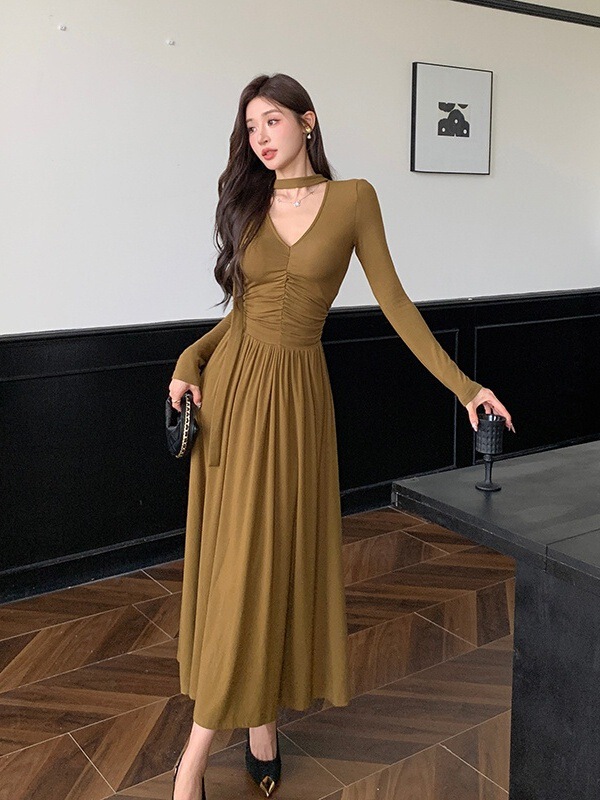 Hot Girl V-Neck Ribbon Long-Sleeved Knitted Dress Women's Autum Pleated Slim Long Skirt Design Waist A-Line Skirt