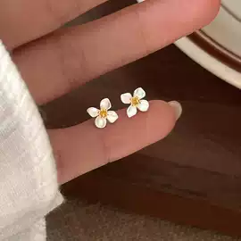 耳钉;戒指;项链
