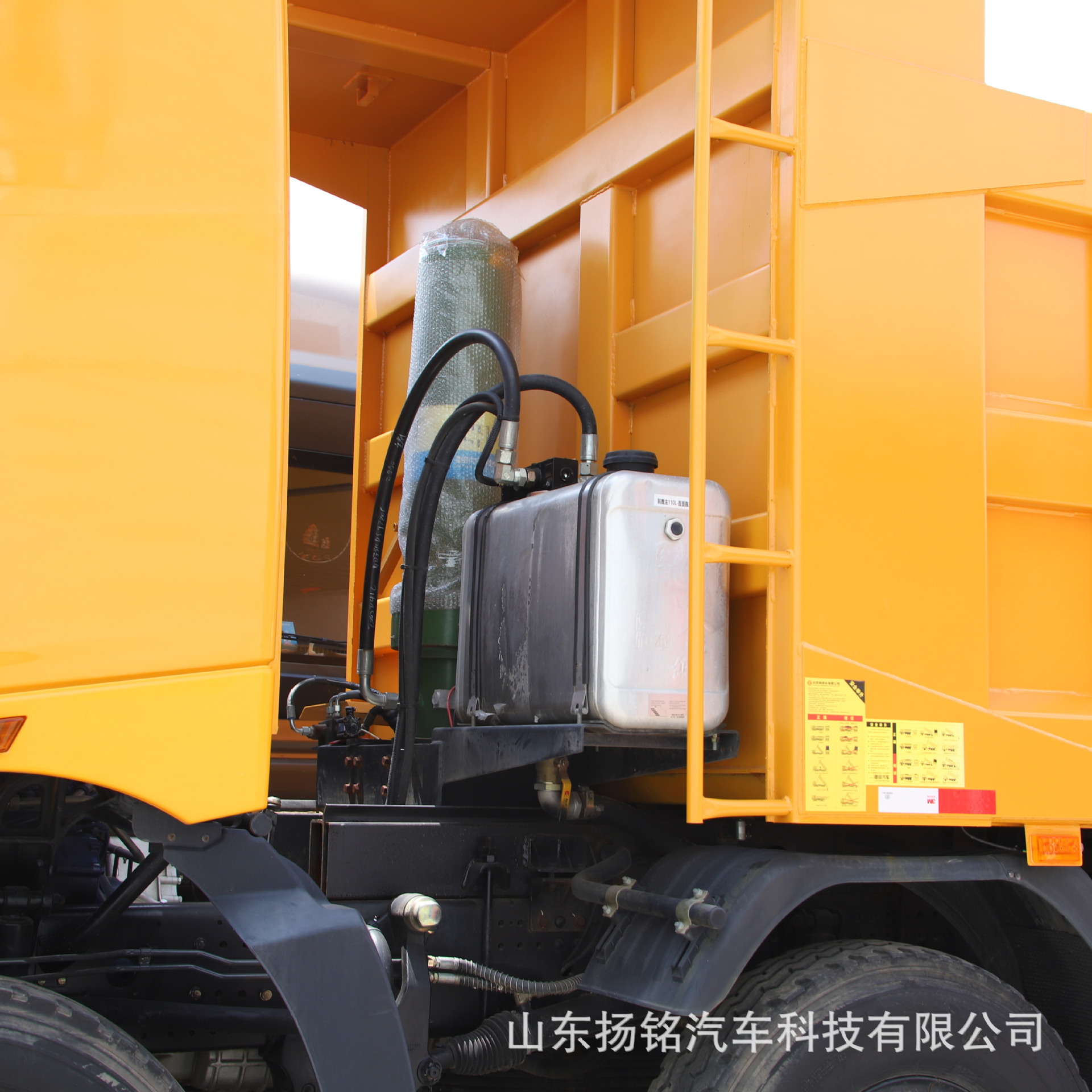 Overseas Supply of Beiben Heavy-Duty Trucks, Front Four and Rear Eight Dump Trucks, Sand and Gravel Trucks, 8X4 Rear-Turning Dump Trucks