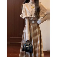 韩系穿搭法式连衣裙子女装早秋季2025新款爆款小香风套装格子长裙