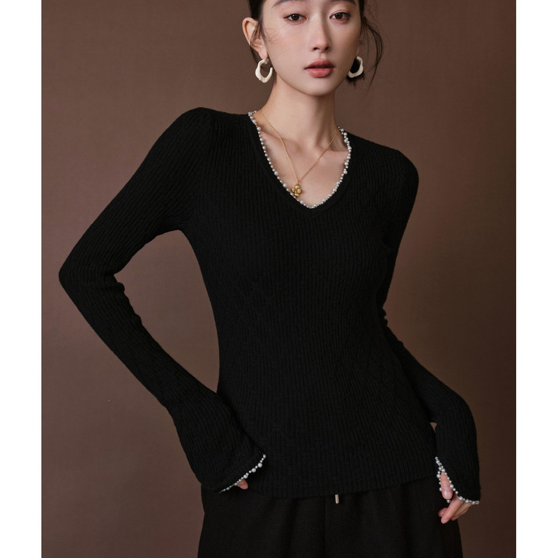 Pearl black V-neck base layer top, vintage wool knit sweater for women, suitable for spring and autumn