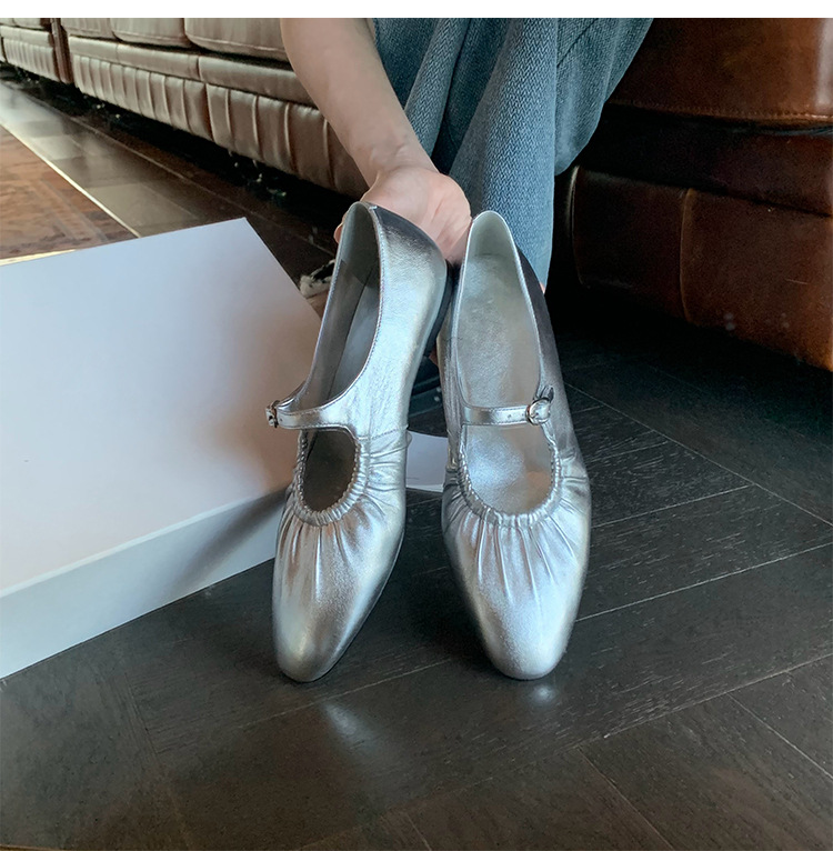 Versión de cuero de vaca ~ cuero genuino pliegue plateado zapatos de una sola capa plana para mujeres 2025 nuevo estilo de primavera francesa zapatos de mujer Marie-Zhen