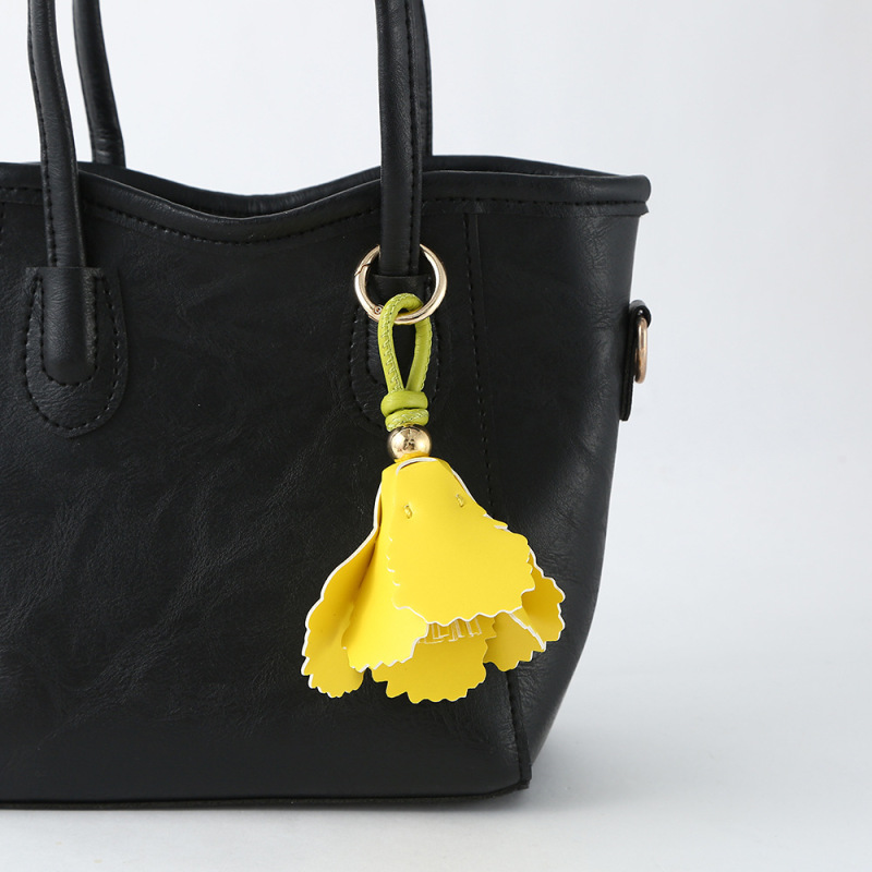 Cross-Border Tulip European and American Style Simple Leather Keychain Pu Artificial Flower Bag Pendant, Popular on Xiaohongshu, Same Model