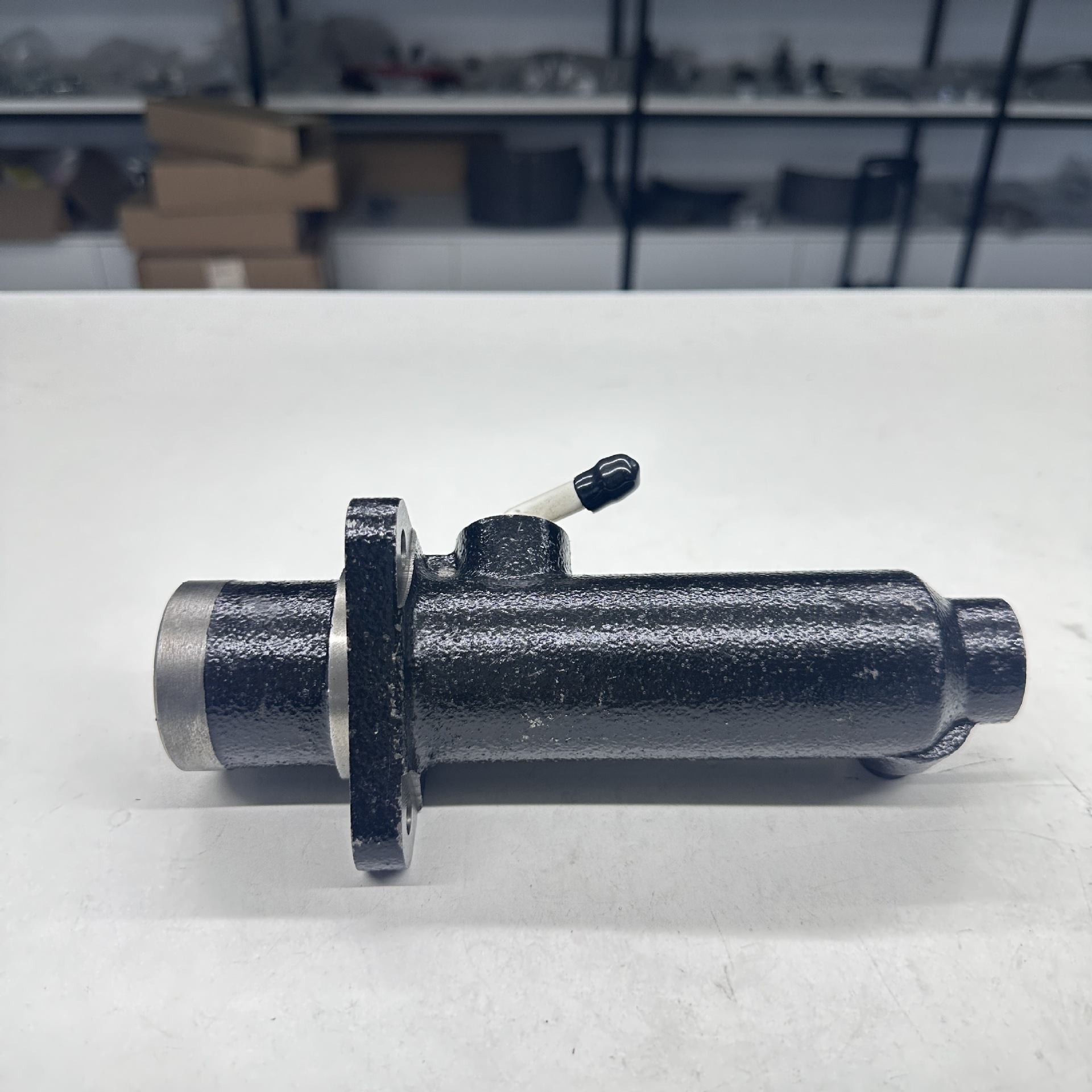 Suitable for Mercedes-Benz Unimog Brake Master Cylinder H31727.0.1,0014308501, 0024305301