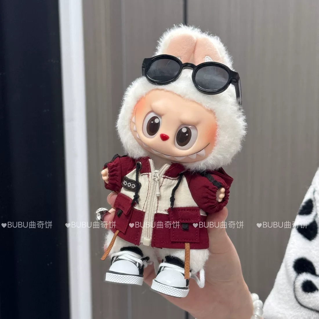 Детская одежда Labubu первого, второго и третьего поколения, новый весенний комплект курток, одежда Labubu, солнцезащитные очки, парусиновая обувь, наряд.
