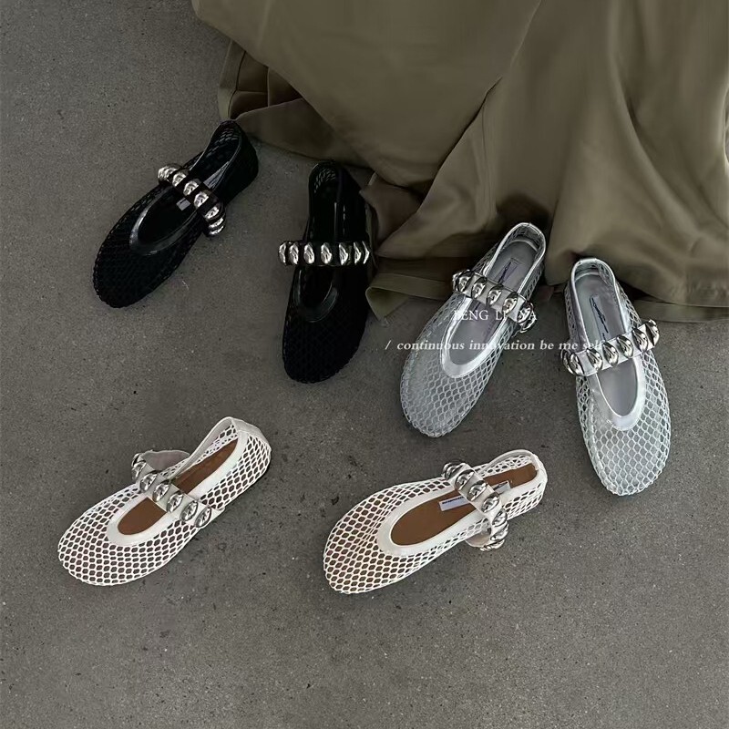 Shallow Small Fragrant Style Cave Shoes 2025 Spring New Pearl Single-layer Shoes Women's Hollow Breathable Baotou Low Heel Shoes