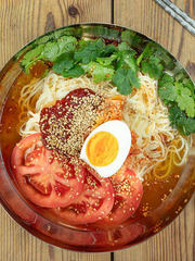 Hunger Little Pig Korean-Style Wheat Cold Noodles with Northeast Cold Noodles Accompanied by a Yanbian Korean Flavor Cool Noodles Side Packet