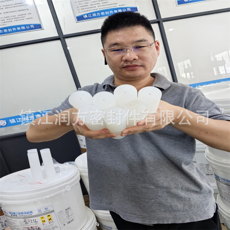 供应聚三氟乙烯棒材  三氟棒 PCTFE白透棒 模压棒 挤出棒