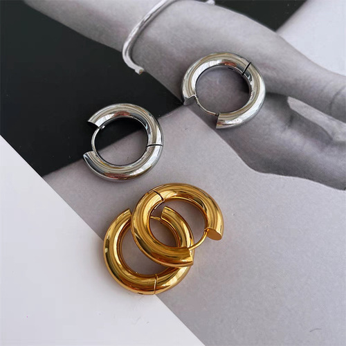 European and American INS style 4mm thick simple 18k gold-plated stainless steel circle earrings, simple gold-plated unisex ear clips