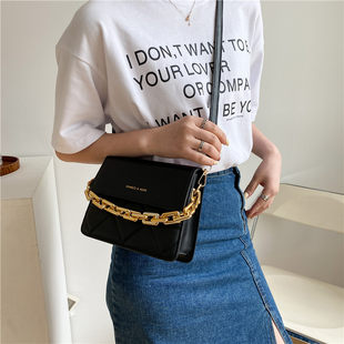 Handheld small bag with diamond pattern, shoulder bag, fashionable one-shoulder bag, chain bag, 2023 collection