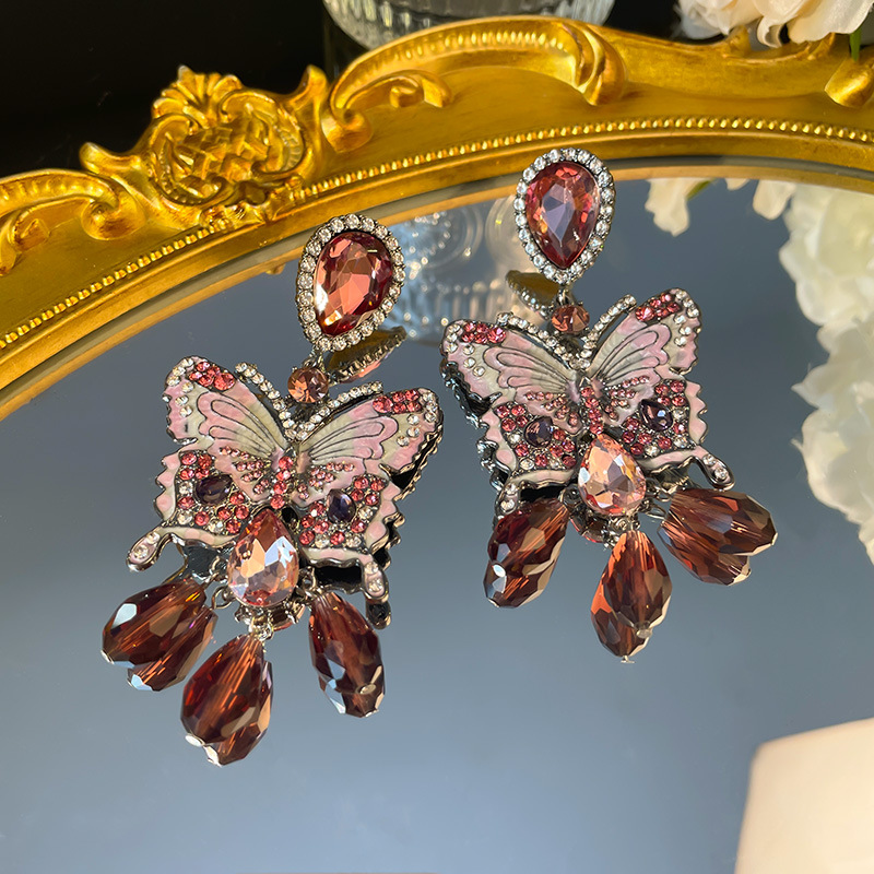 Retro elegant earrings with tassels