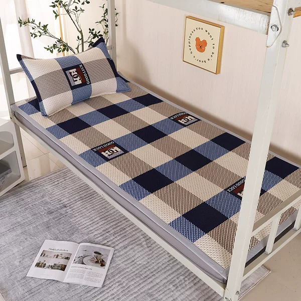 Manufacturer Wholesale Student Dormitory Bed Cover, Three-Piece Set for All Seasons, Double-Sided Non-Slip Quilted Sheets, Machine Washable
