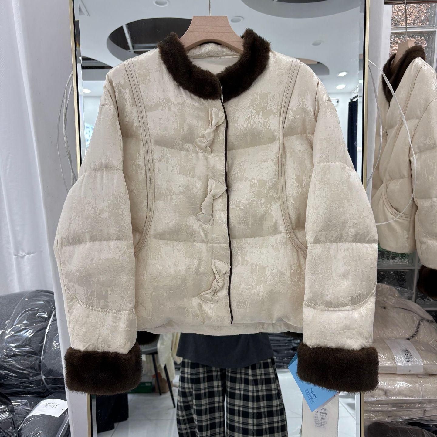 新中式国风水貂绒羽绒服女短款2025冬季新款时尚洋气拼接提花外套