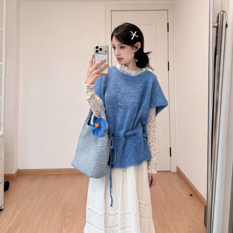 Gentle and casual blue Korean-style soft top, layered with a knitted sweater, vest, and pullover sweater for women in autumn Gentle and casual blue Korean-style soft top, layered with a knitted sweater, vest, and pullover sweater for women in autumn