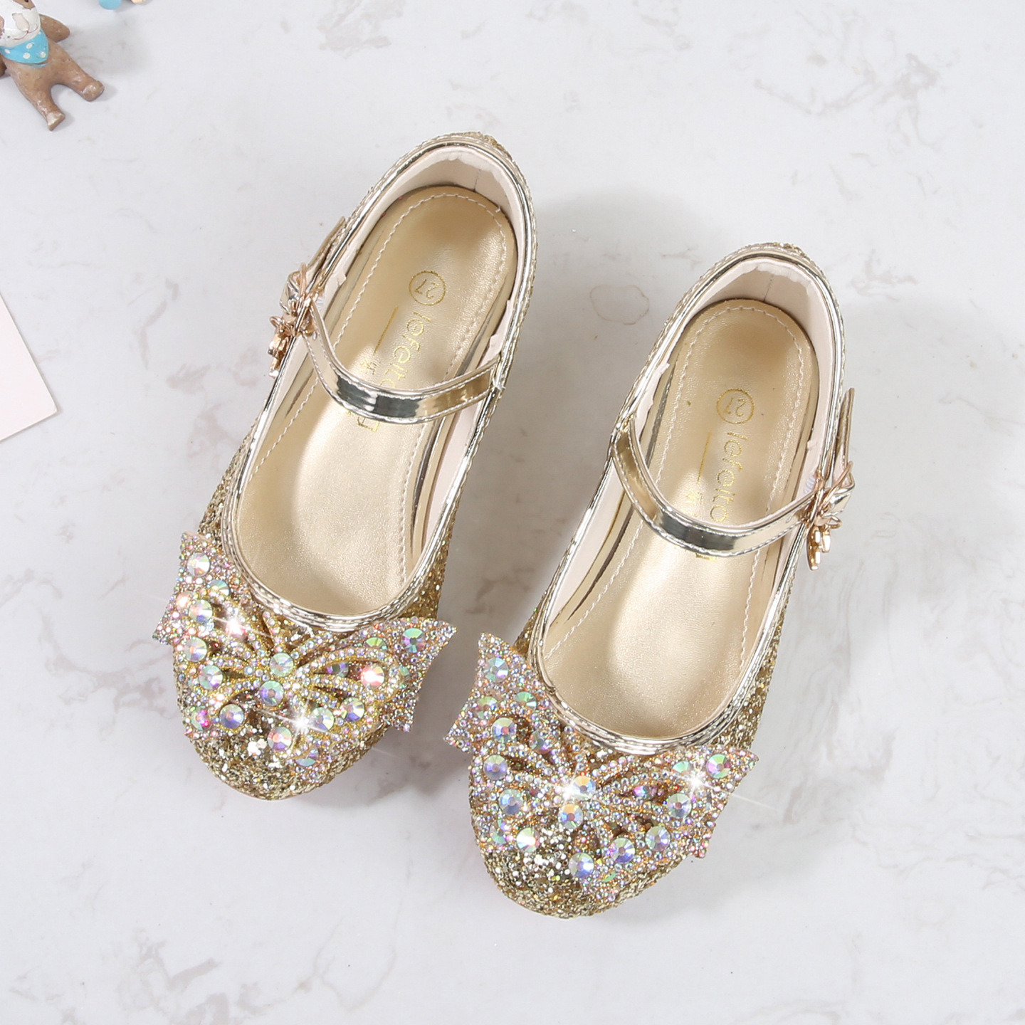 Butterfly Flower Boy zapatos nuevos zapatos de cuero de niñas zapatos princesas con copo de nieve zapatos de dibujos animados para niños al por mayor