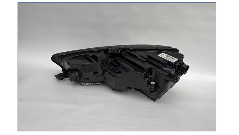 Suitable for 20-25 Model Audi A4Lb9 Matrix Headlight Assembly, Original Car Light Modification to High-End Led Daytime Running Lights