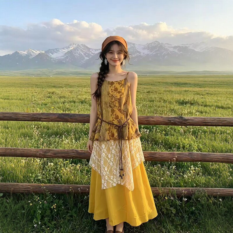 Ethnic-style suspender dress for women, summer Xinjiang grassland travel outfit, long dress with a sense of atmosphere, yellow, blue, red