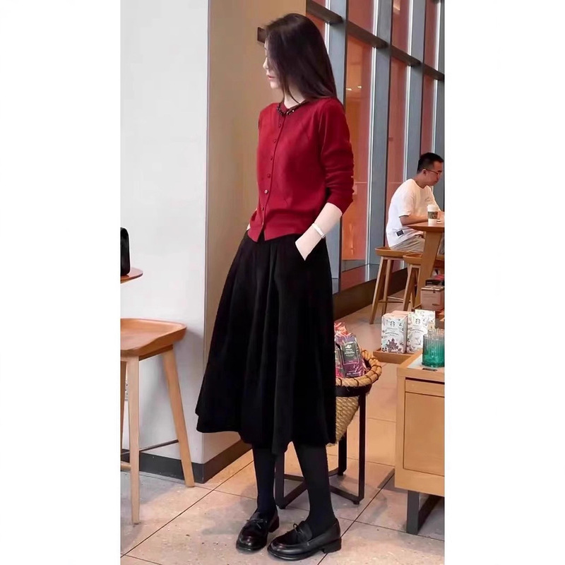 Winter Clothing Is Paired with a Complete Set of 2025 New French Platycodon Red Knitwear and Small Dress Two-Piece Suit