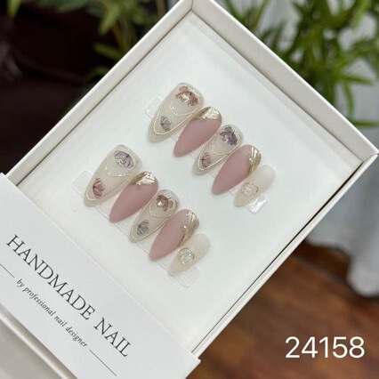 Three-Dimensional Gold-Plated Patterned Nail Tips, Pure and Elegant, Complexion-Enhancing, Pre-Made Nails, Genuine Wholesale