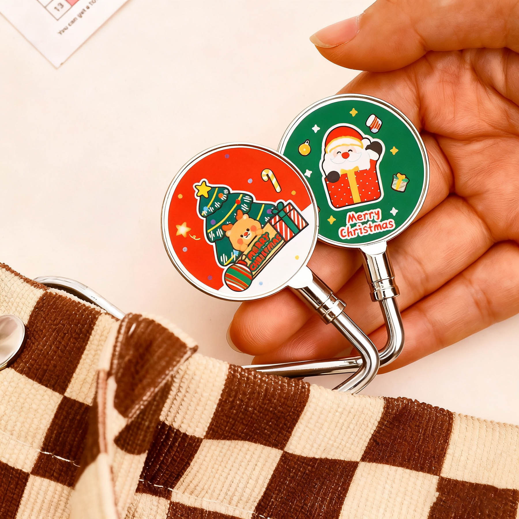 2026 encantadora mochila de Navidad gancho móvil creativo de escritorio sin perforación gancho dibujos animados regalos para estudiantes