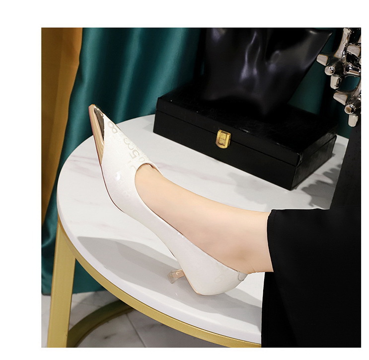 Women's High Heels Pointed Toe Satin Shoes With Metal Detail_voghion.com