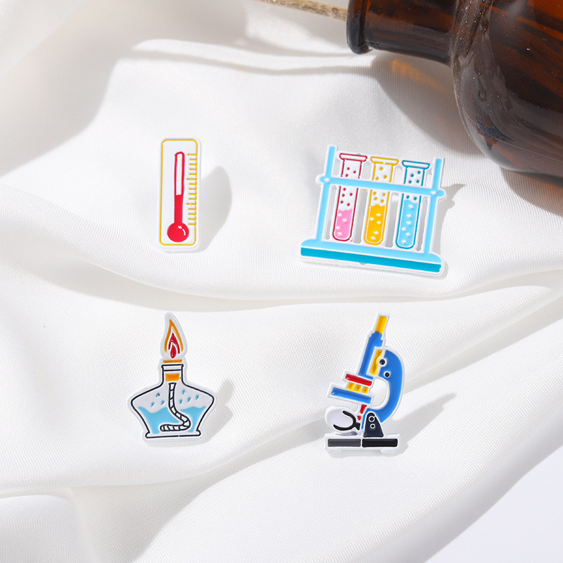 Street Occasion Basic Pin Geometric Alloy Asymmetrical Plating Unisex Brooches