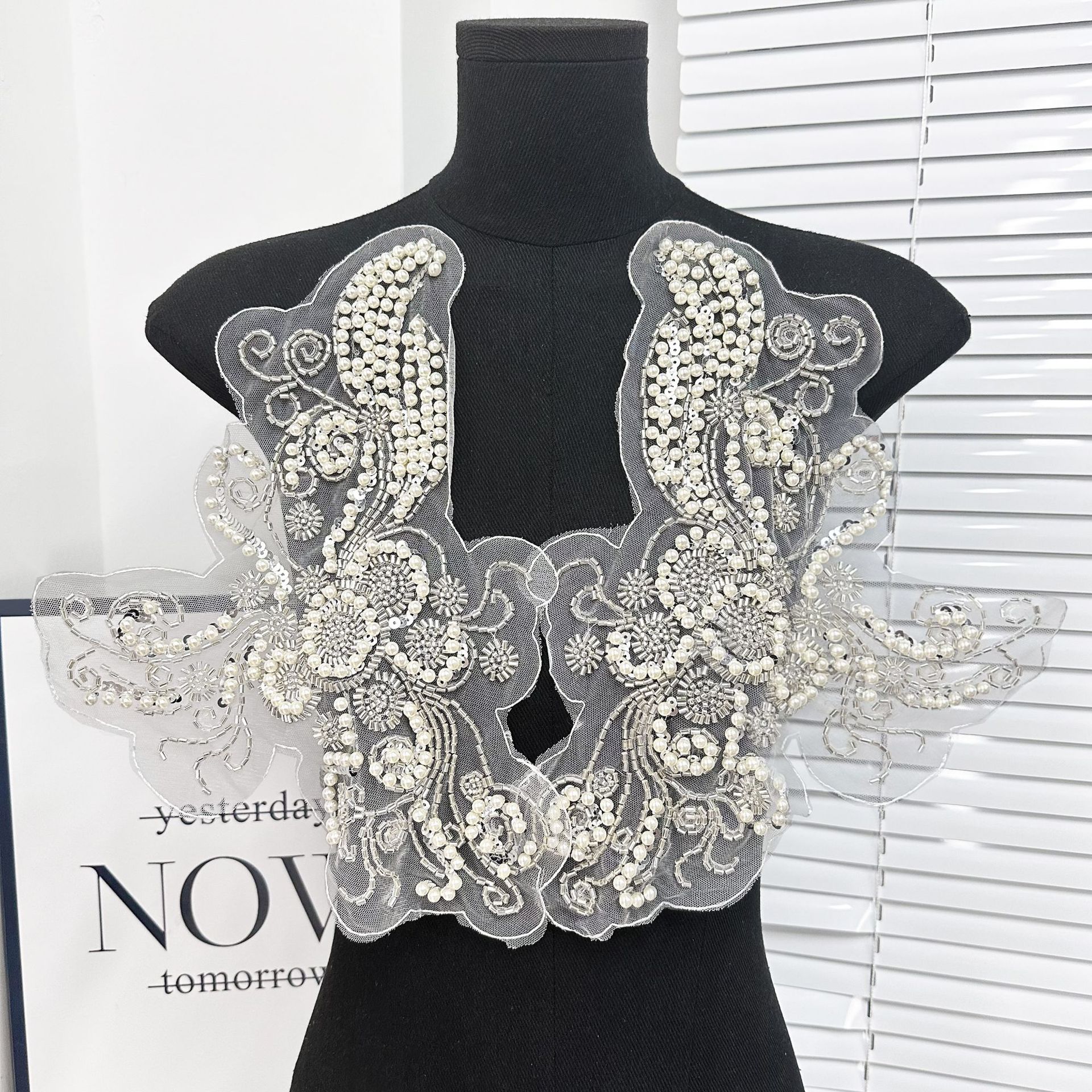 Europa y América industria pesada bordada cuello de perlas flores de tela grande collar de perlas vestido vestido de boda vestido de camisa decoración