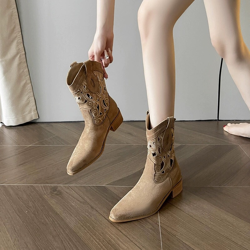 Hong Kong Hot Girl Hollow Pointed Toe Western Cowboy Boots Women's 2025 Spring and Autumn Embroidered Thick Heel Retro Northwest Travel Short Boots