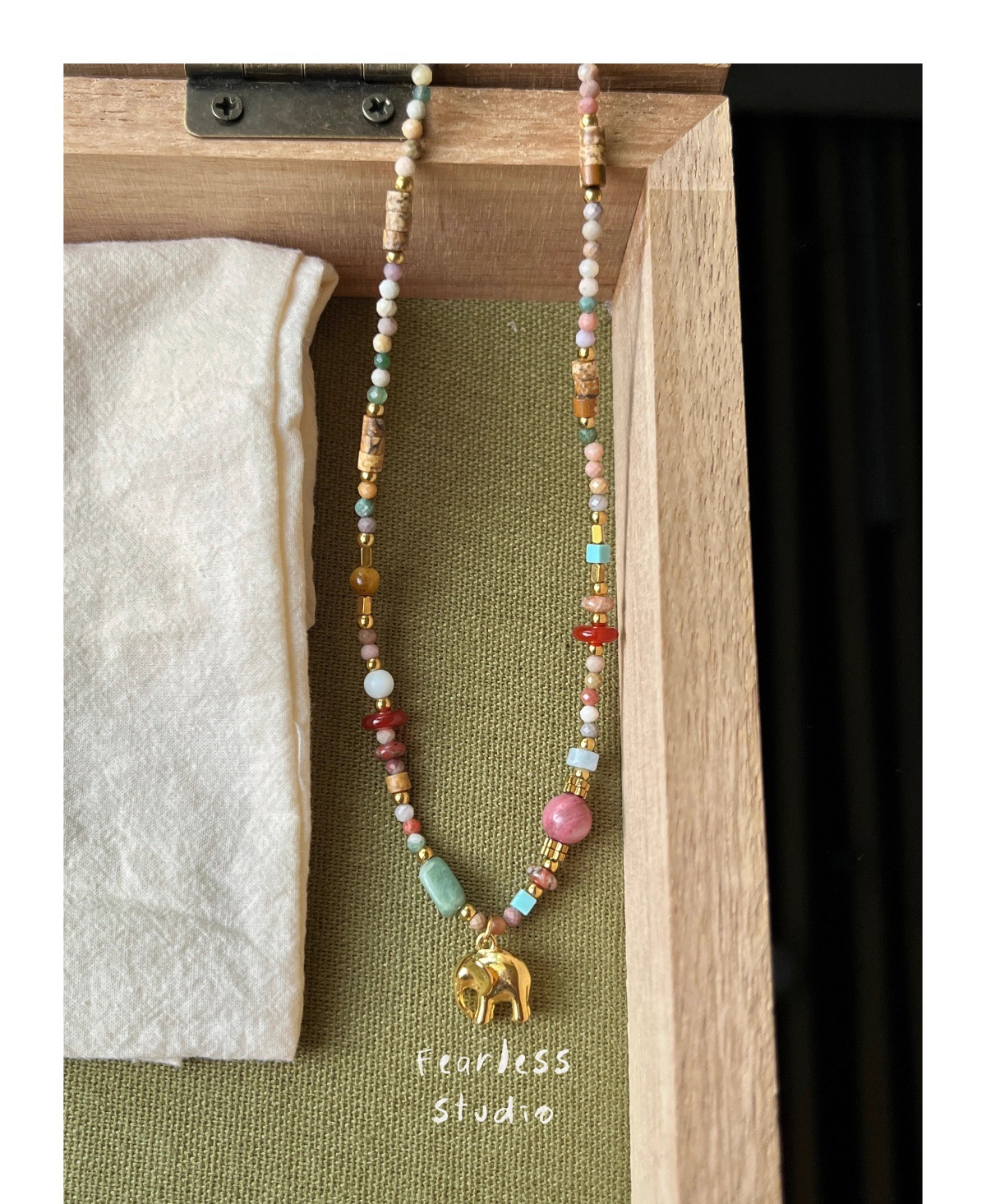 13g Weight Lobster Trigger Clasp Closure Clasp Closure Type Titanium Steel Pendant Material Pendant Necklace Classification Natural Stone, Titanium Steel Chain Material Beaded Chain Chain Type 1 Piece Quantity Casual, Daily Occasion natural stone, Titanium Steel Material Elephant Pattern All Seasons Season Women's Gender Plating Design Classic Style Style Classic Style Elephant Natural Stone Titanium Steel Beaded Chain Pendant Necklace In Bulk 8