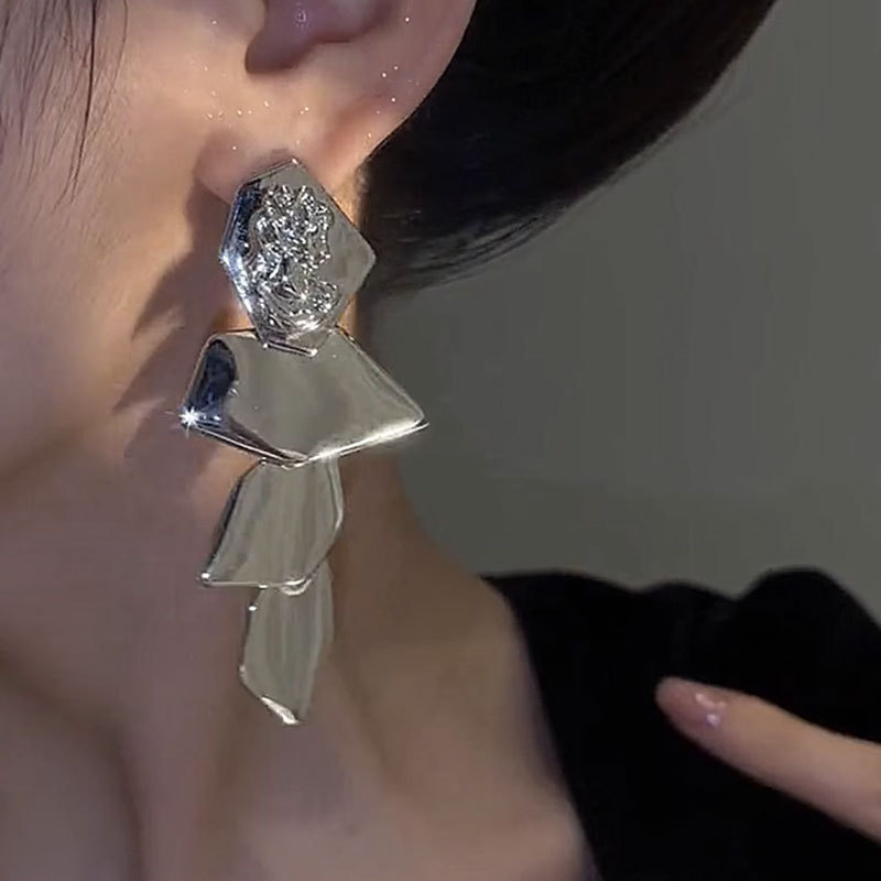 1 Pair Irregular Simple Style Alloy Irregular Ear Studs display picture 2