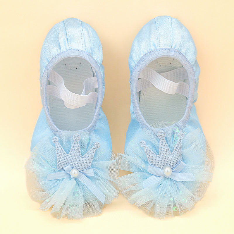 Zapatos de baile suaves sin lazos antideslizantes y resistentes al desgaste para niños pequeños, satén especial para la princesa para niñas
