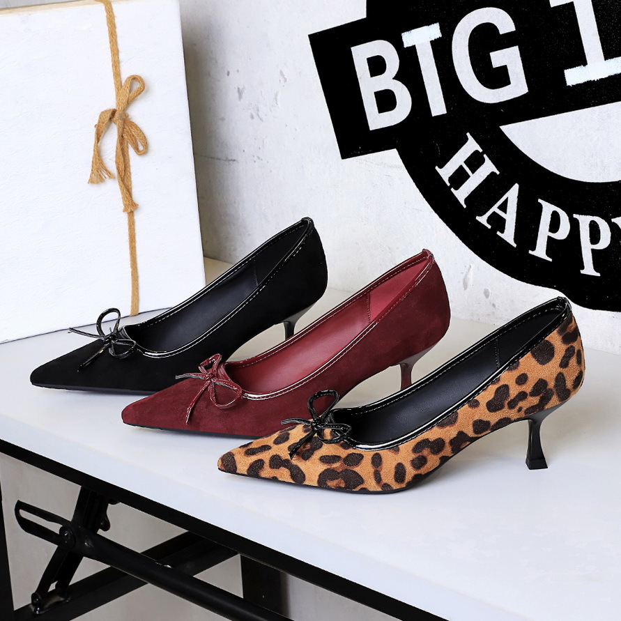 Stiletto Pumps Elegant Leopard Print Velvet Bow Mid Heel Shoes_voghion.com