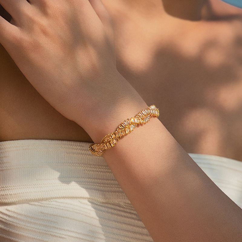 Copper Plated 18K True Gold Material Full Diamond Zircon Atmospheric Advanced Bracelet Synthetic Cubic Zirconia Shiny Jewelry for Women