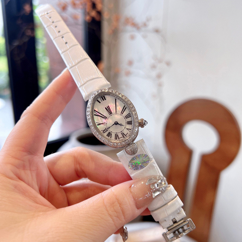 微商代発対外貿易新型ハト卵ナポリ女王石英腕時計ファッショントレンド楕円形女性時計