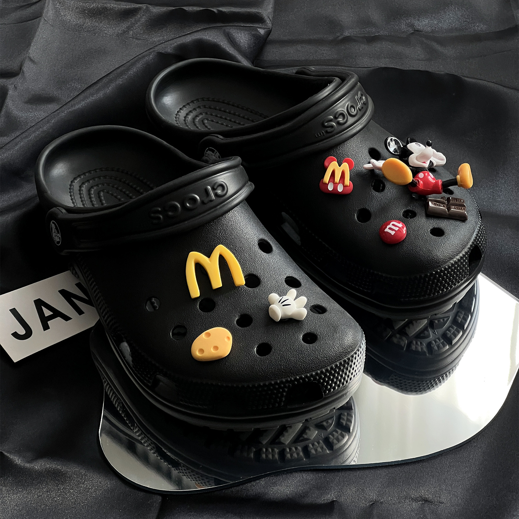 洞靴アクセサリーdiyミッキー靴花趣味食遊びカルロチ洞靴アクセサリー女性装飾