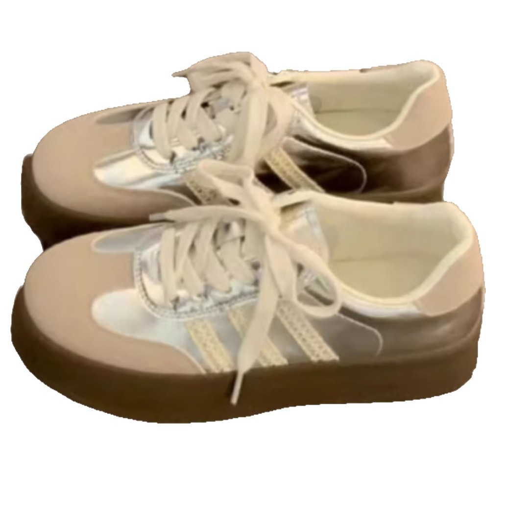 Zapatos de pan de estilo de Hong Kong, zapatos deportivos casuales, zapatos de skate suaves, zapatos blancos, 2026 nuevos zapatos de verano para mujeres