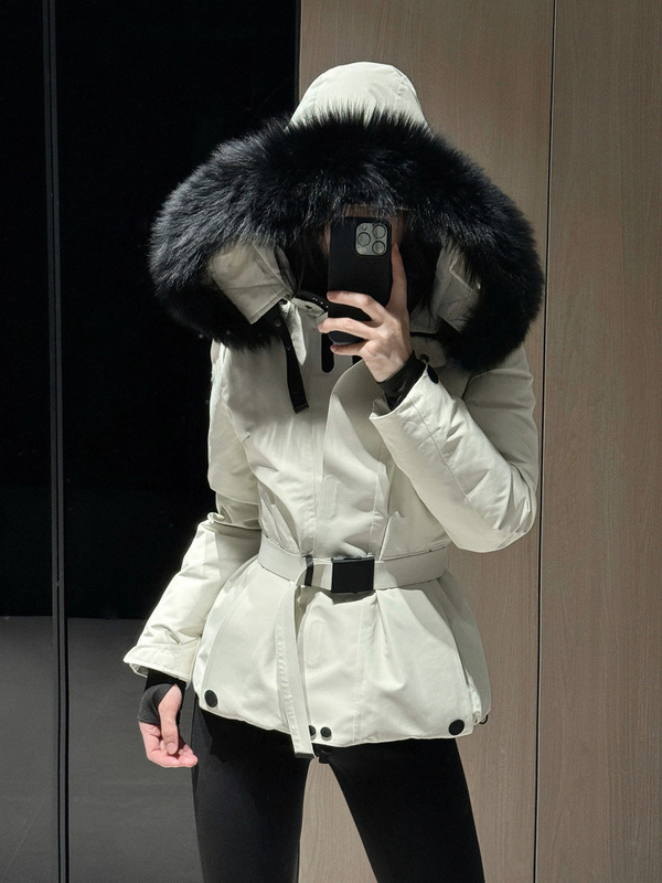 蒙家高奢至臻版滑雪系列收腰毛领女士短款羽绒服90白鹅绒抗寒羽绒|undefined