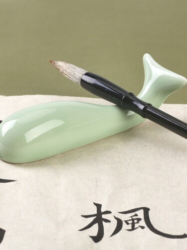 Cultural and creative cat animal ceramic pen holder creative study four treasures desktop small personalized pen mountain study decoration