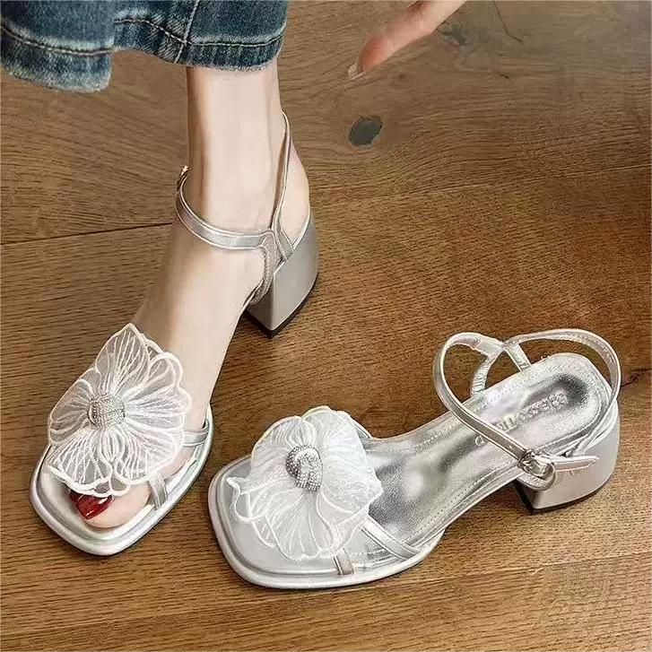 Summer shoes high heels, suitable with a skirt, fashionable footwear heels, sandals, flowered
