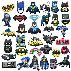漫画バットマンシリーズ穴靴靴花靴バックル取り外し可能な PVC ソフトラバー靴アクセサリースポット卸売