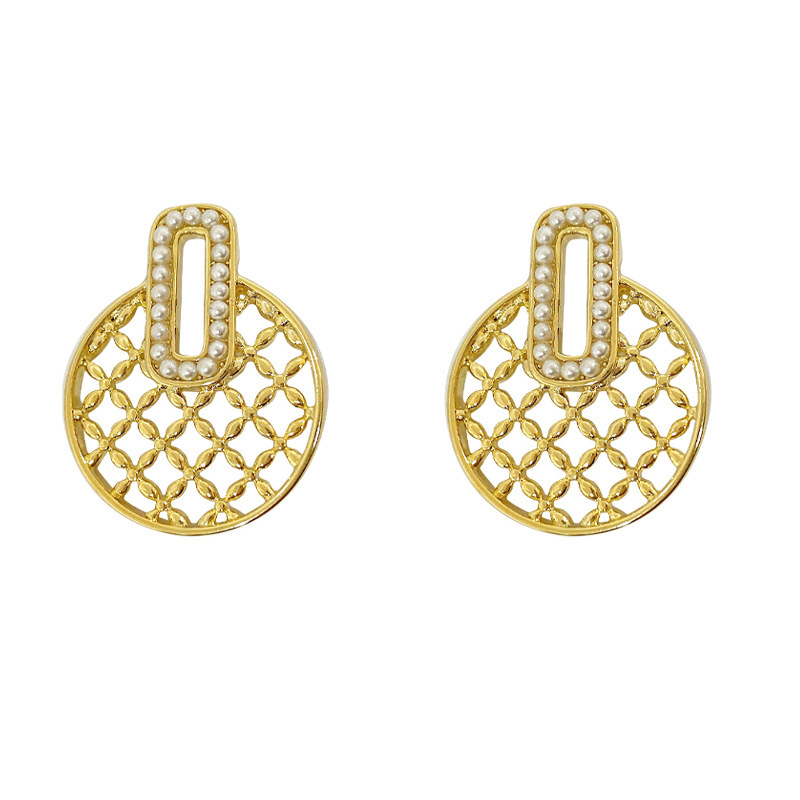 Fashion Pearl Metal Circle Mesh Earrings Wholesale display picture 5