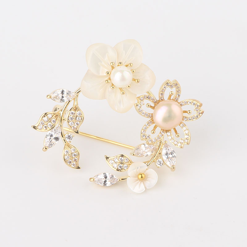 Exklusive Blumenbrosche Mit Zirkonia Und Perlen Für Damen_voghion.com
