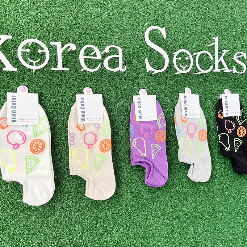 the republic of korea Dongdaemun Agency purchase wholesale Spring New products personality Sketch fruit silica gel non-slip lady Boat socks