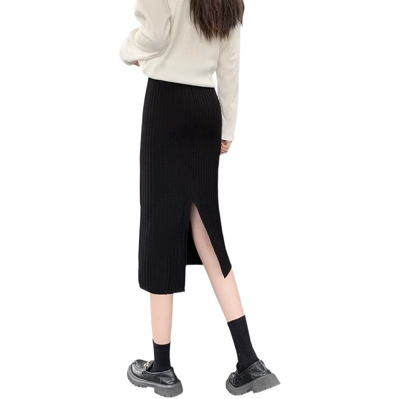 Вязаная юбка для женщин, новинка 2022 года, осенне-зимняя маленькая длинная юбка средней длины на весну и осень, закрывающая бедра.
